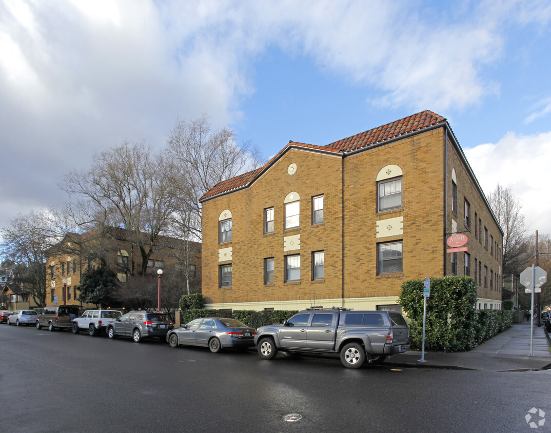 Foto del edificio - Amber Court Apartments