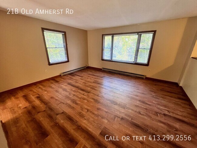 Foto del edificio - 21B Old Amherst Rd-