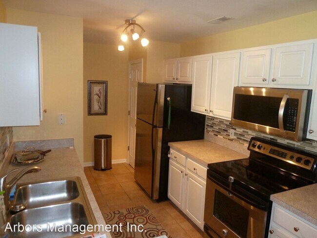 Building Photo - 3 br, 2 bath House - 3212 Lenox Oval