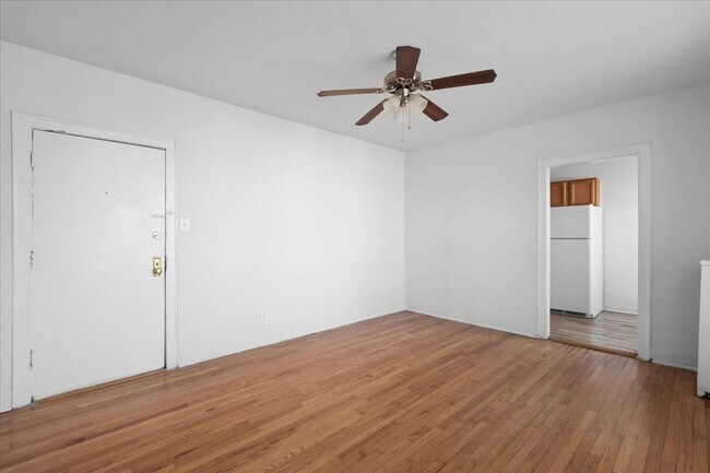 Foto del edificio - 1634 W Morse Ave