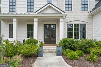 Building Photo - 2045 Kent Ct