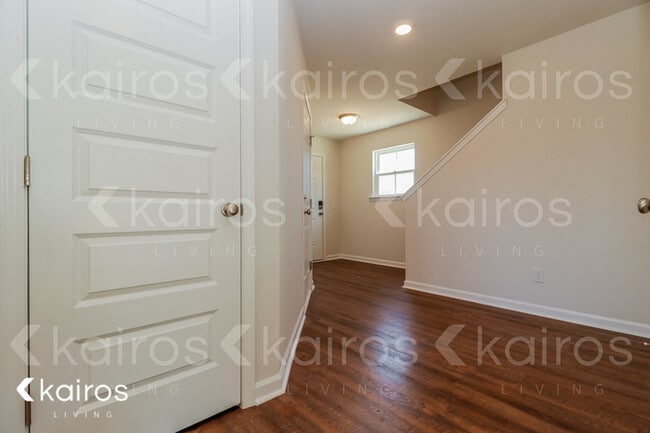 Building Photo - 247 Western Red Cedar Dr