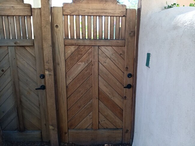 Foto del edificio - Charming 2-bedroom, 1-bathroom home! Showings available now! Move in special!!