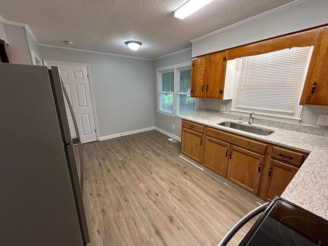 Building Photo - 967 Canterbury Ct