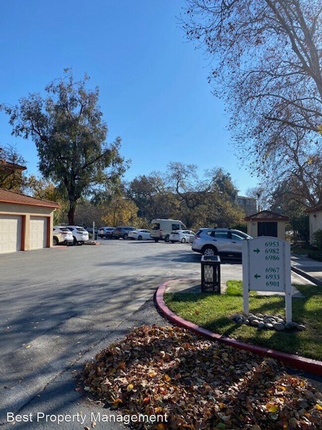 Building Photo - 3 br, 2 bath House - 6986 Stagecoach Rd. #G