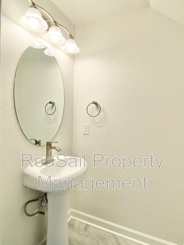 Foto del edificio - 766 Old Lucas Creek Rd