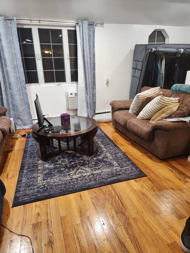 Foto del edificio - 230-48 144th Ave