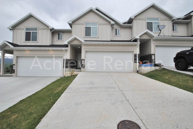 Foto del edificio - Mountain-View Townhome | 30 Minutes to Ogden & Close to Snowbasin