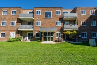 Building Photo - Devine Street Apartments