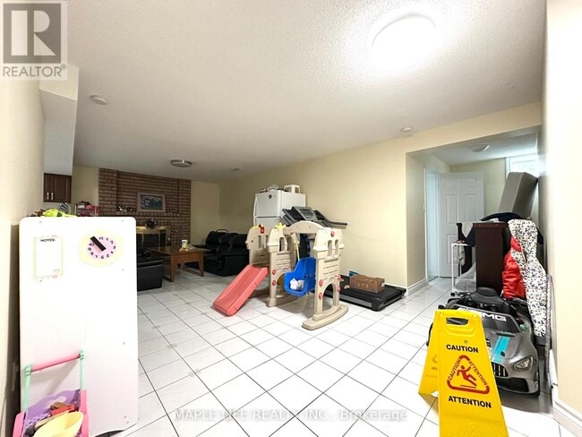 Building Photo - 68 Wedgewood Dr