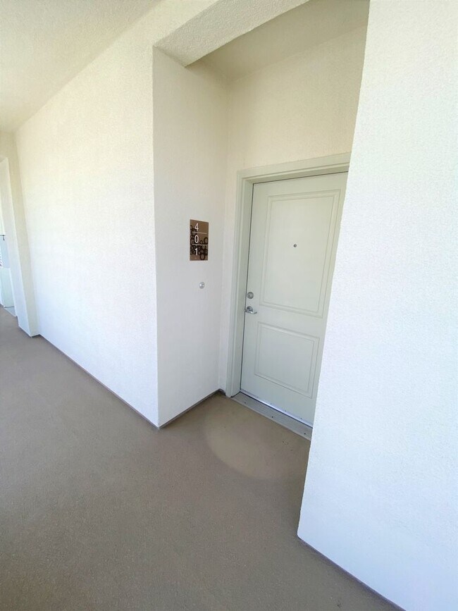 Foto del edificio - Executive 2-Bedroom Condo in the Prestigious South Bay 360 Community