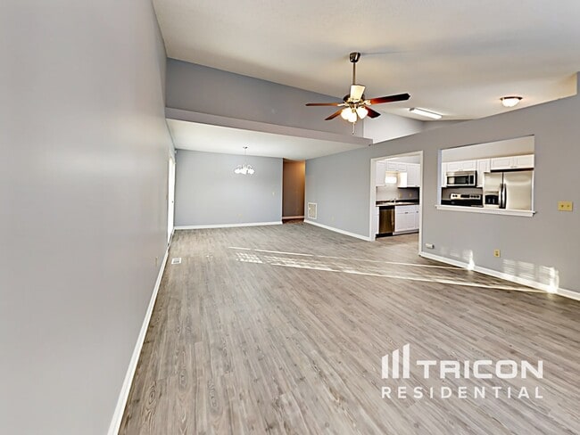 Foto del edificio - 305 Trowbridge Rd