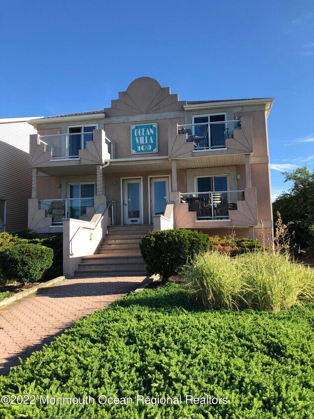 109 2nd Ave Unit F, Bradley Beach, NJ 07720 Room for Rent in Bradley
