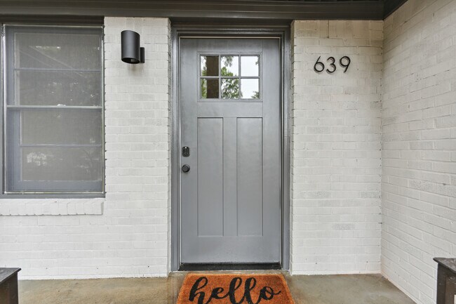 Foto del edificio - 639 Burke Rd NE