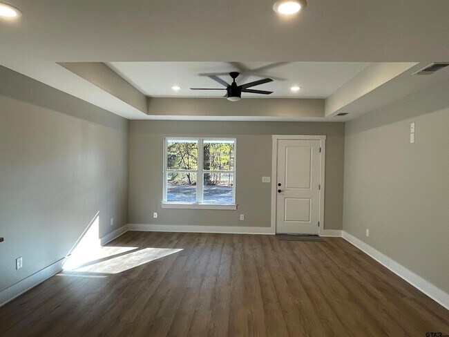 Foto del edificio - 518 Post Oak Dr
