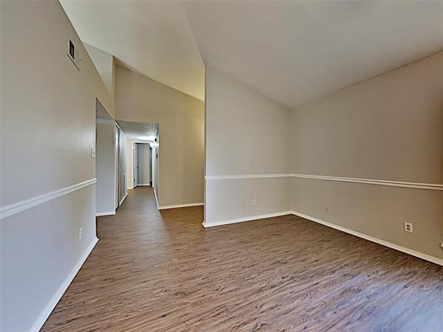 Foto del edificio - 2821 Carnaby Ln