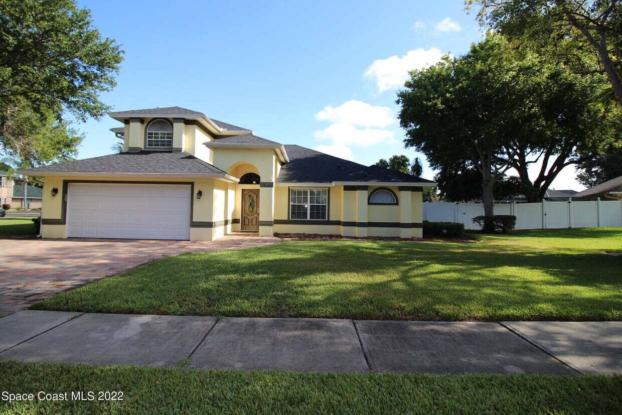 Primary Photo - 1100 Tropical Cove Dr