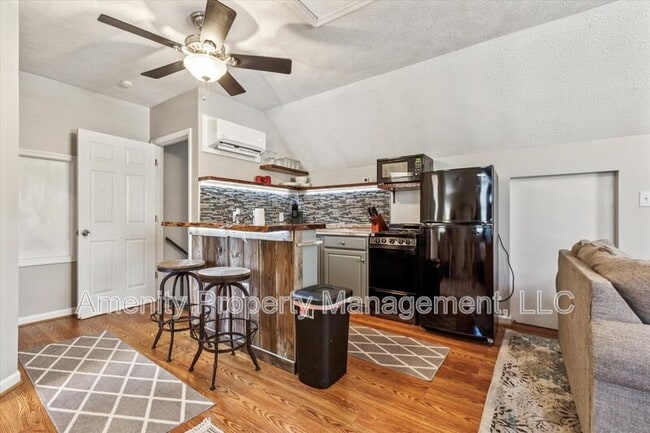 Building Photo - 100 Raymond Dr