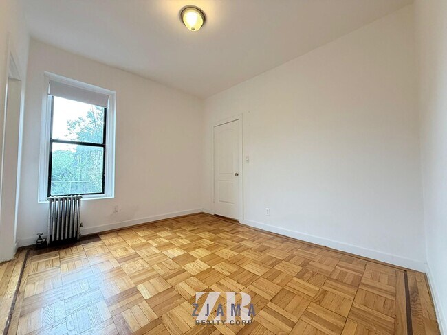 Building Photo - Degraw Street