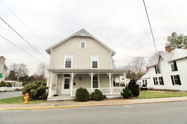 Foto del edificio - Charming 3 bedroom, 2 bath Historic Downto...