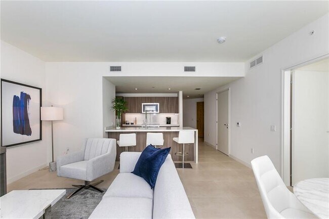 Foto del edificio - 401 N Birch Rd