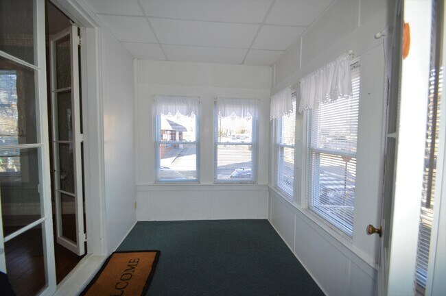 Enter into your 3-season front room - 226 Broadway