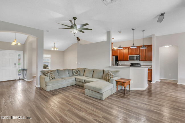 Foto del edificio - 951 Silver Spring Ct