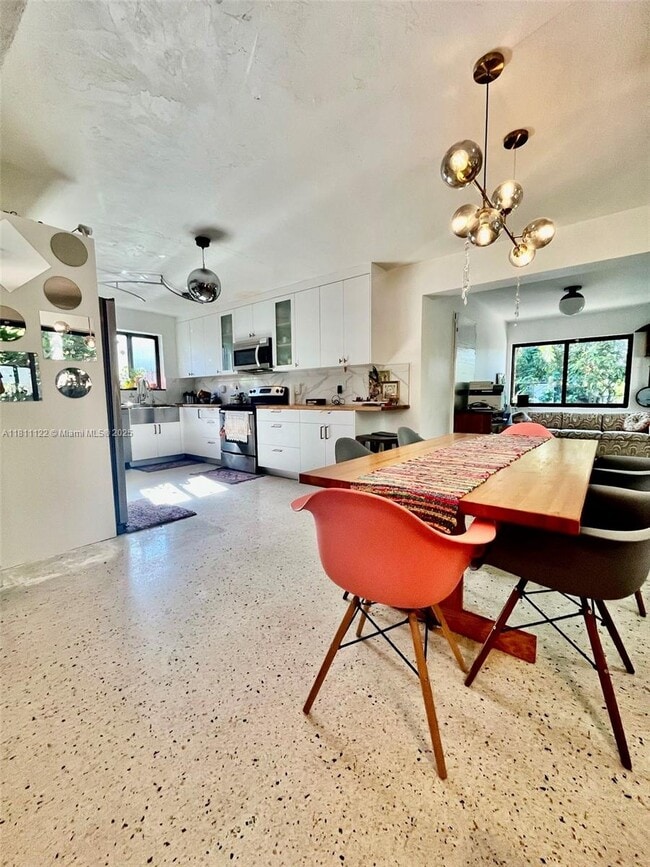 Foto del edificio - 722 SW 10th St