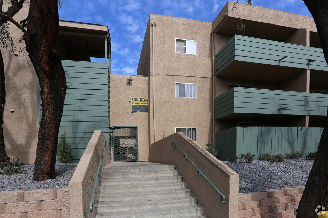 Primary Photo - 2924 F St
