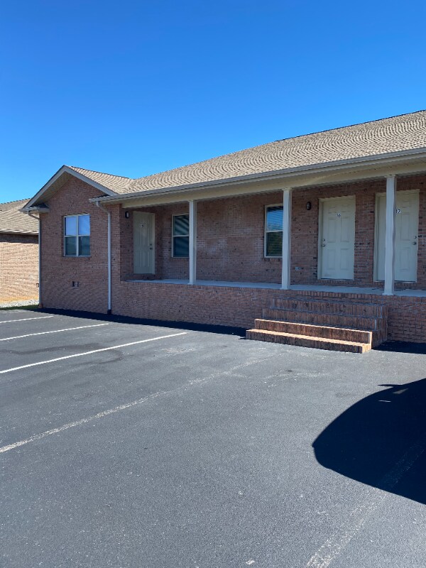 203 Old Jacksboro Pike Unit 203C, Cumberland Gap, TN 37724 Room for