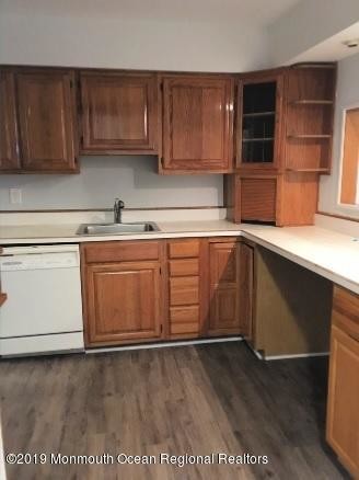 Building Photo - 10 Dennison Dr