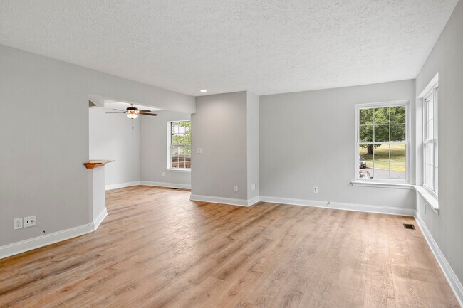 Foto del edificio - 2258 N Tollgate Cir