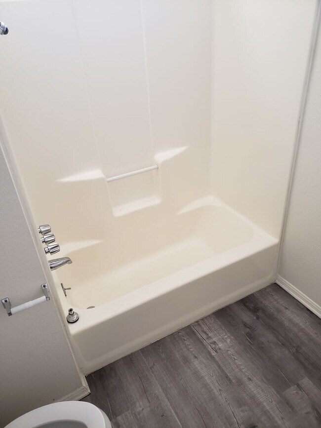 Desert Oasis Apartments 238 N Gold Canyon St Ridgecrest, CA