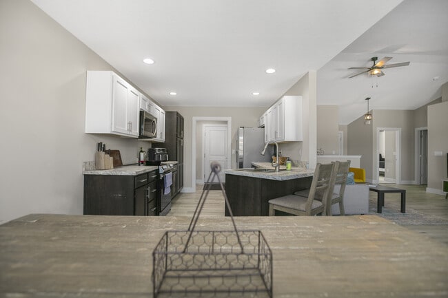 Building Photo - 508 Filbert St