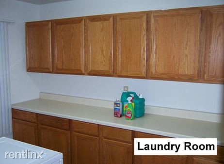 Foto del edificio - 6 br, 3 bath House - 950 N Davis Ave