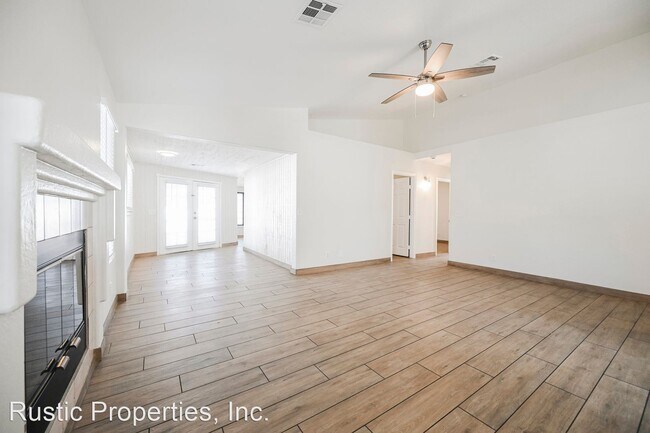 Building Photo - 4 br, 2 bath House - 3708 Alderwood Dr.