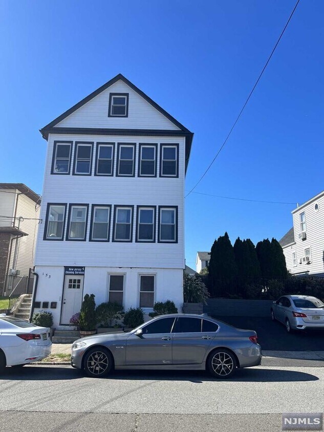 Foto principal - 153 Sherman Pl