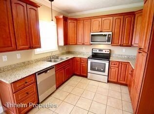 Building Photo - 3 br, 2 bath House - 410 Poplar Blvd