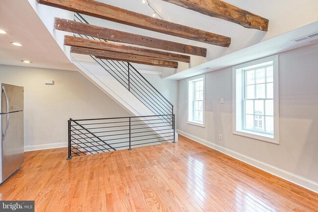 Building Photo - 608 S 3rd St