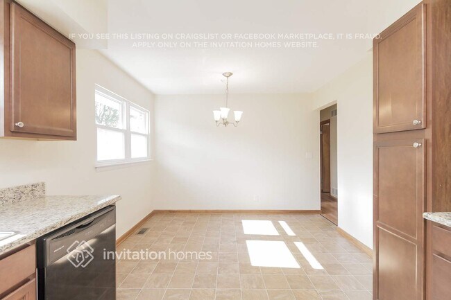 Foto del edificio - 301 S Reedwood Dr