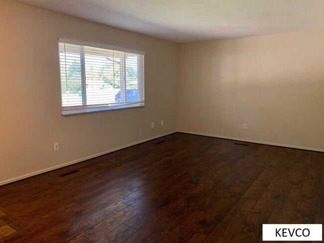 Foto del edificio - 1616-1618 Palm Dr