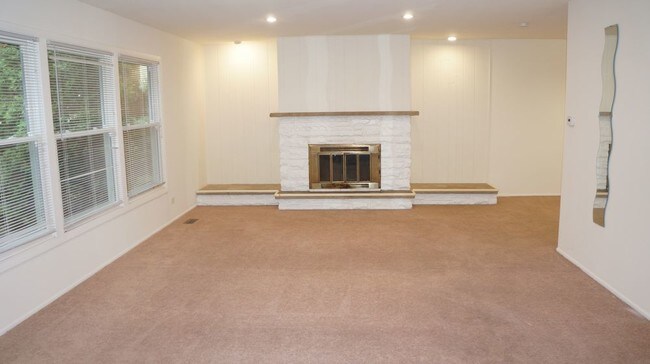 Foto del edificio - 7831 Kensington Ln