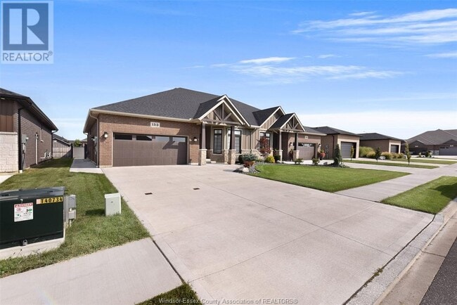 Building Photo - 153 Blue Jay Cres