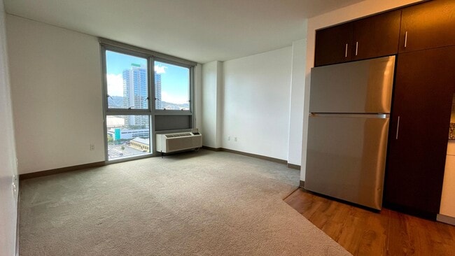 Foto del edificio - Unbeatable location in Kakaako/Ward Village areas -  2 Bed 2 Bath 1 Parking