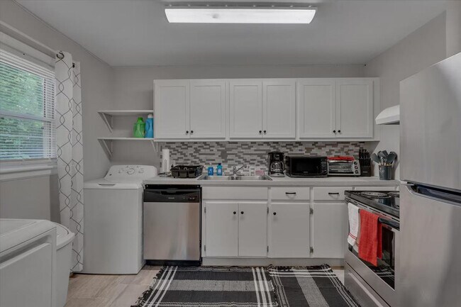 Foto del edificio - 804 Urban Ave