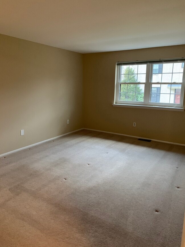 Master Bed - 100 Providence Forge Rd