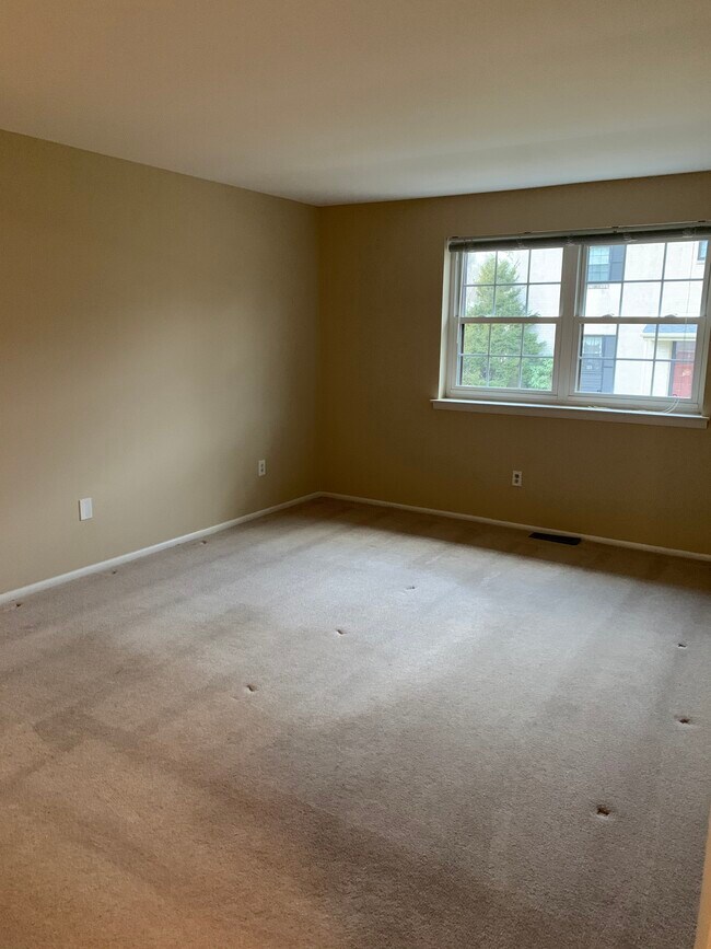 Master Bed - 100 Providence Forge Rd