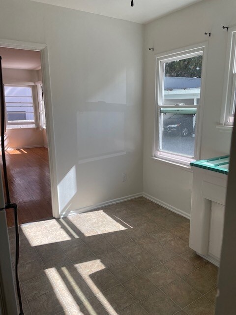Kitchen - 1651 Veteran Ave
