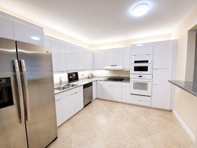 Foto del edificio - 8855 Collins Ave