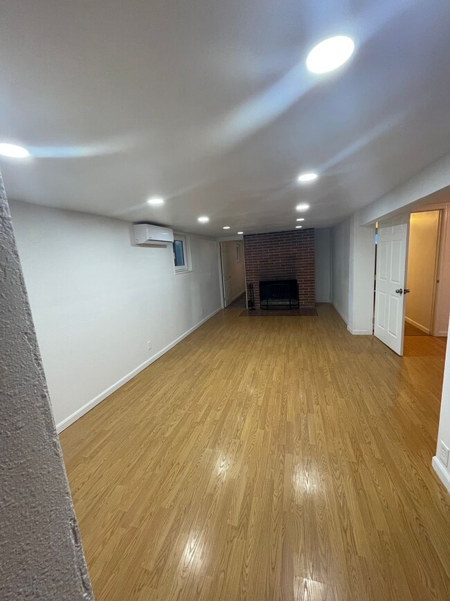 Building Photo - Ro 1315